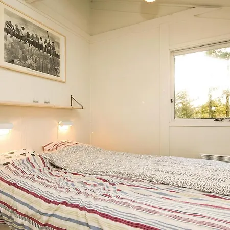 Three-bedroom In Saltum